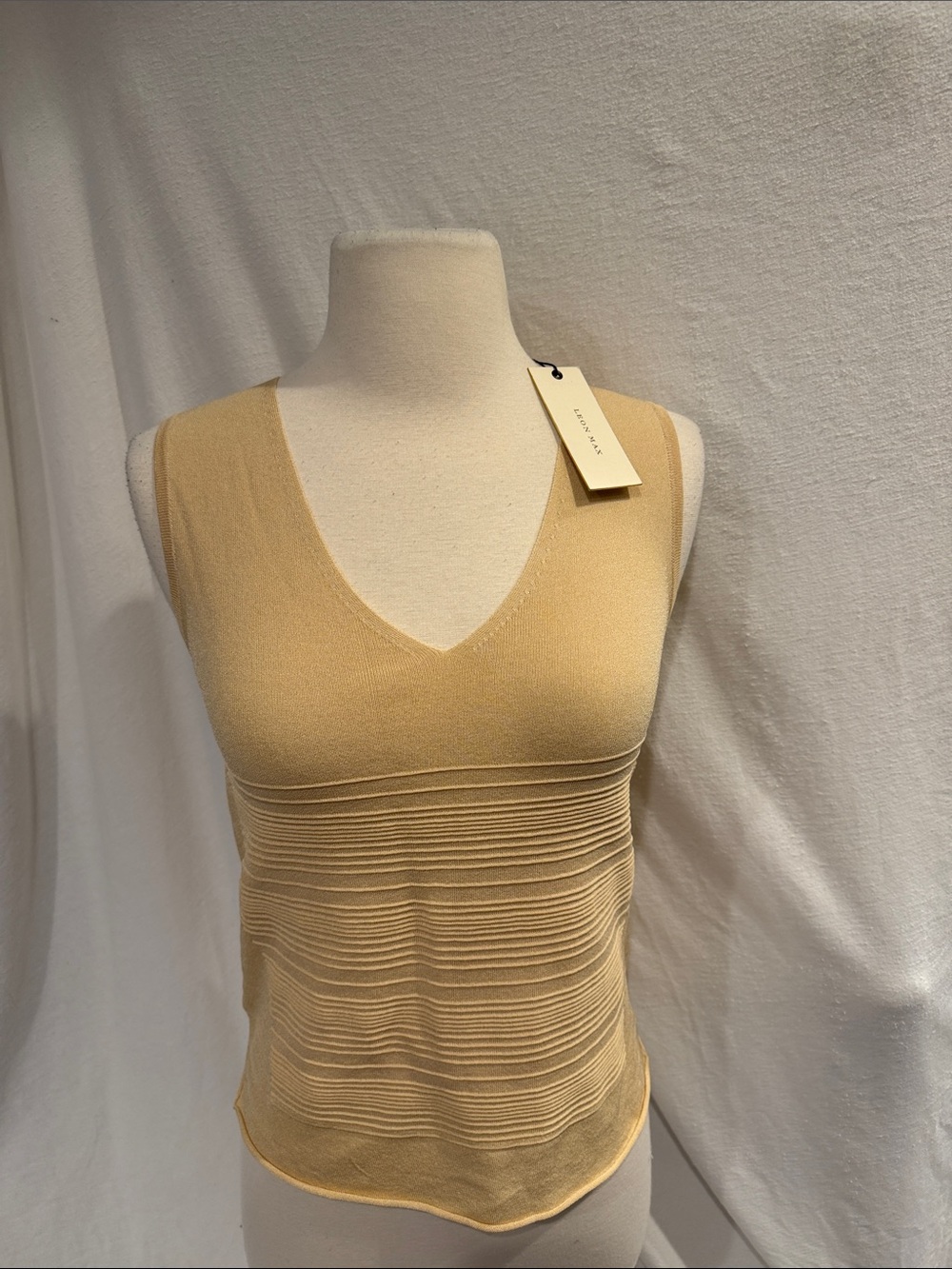 Leon Max V-Neck Knit top